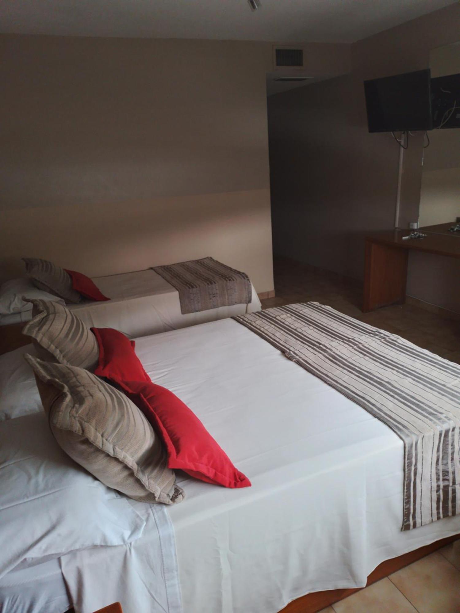 Camino Real Hotel Cordoba Bagian luar foto